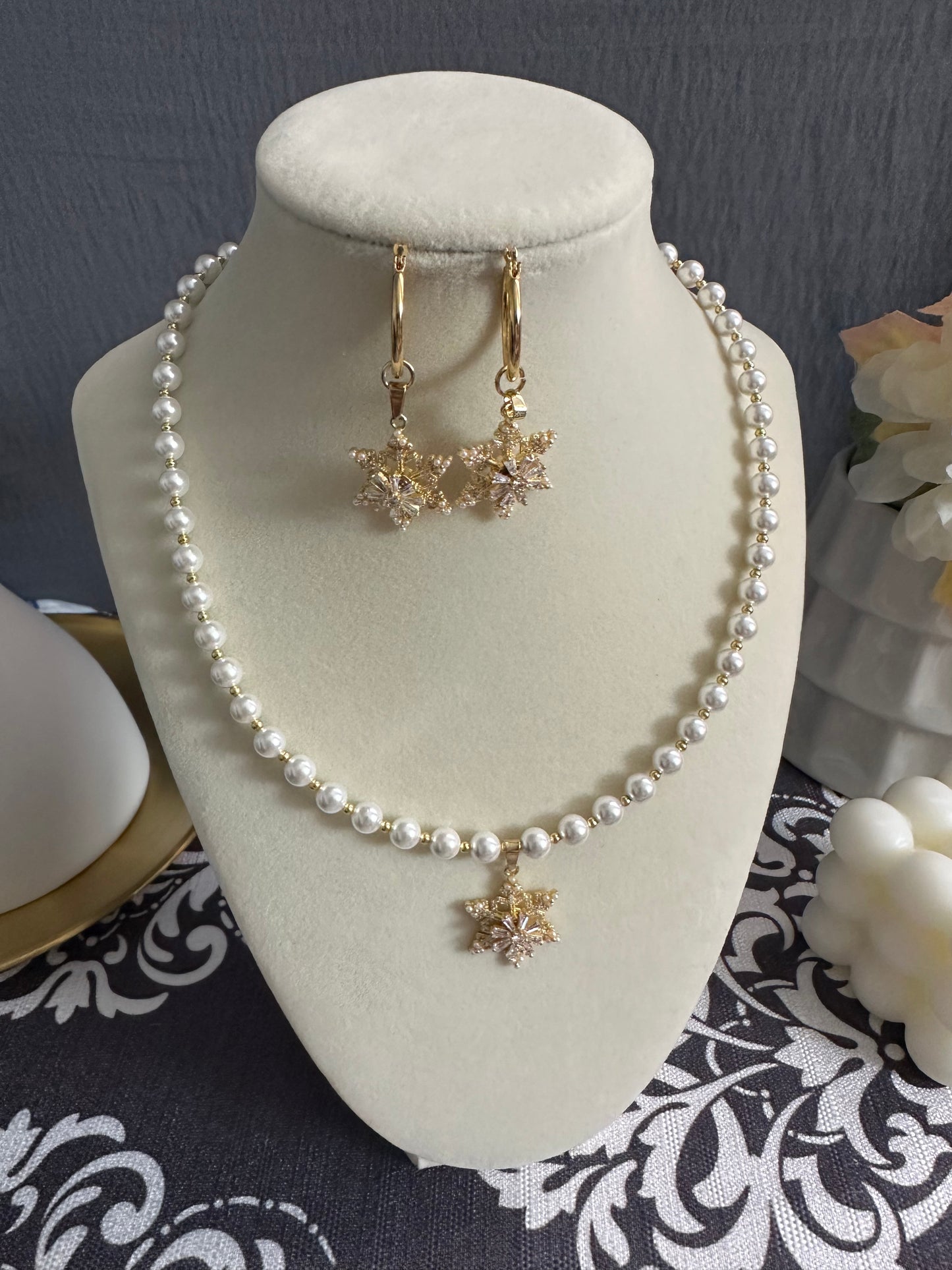 Gift for Her, Shell Pearls with Spinning Snowflake Pendant Necklace with Earrings, Reduced Stress, Promote Emitional Balance