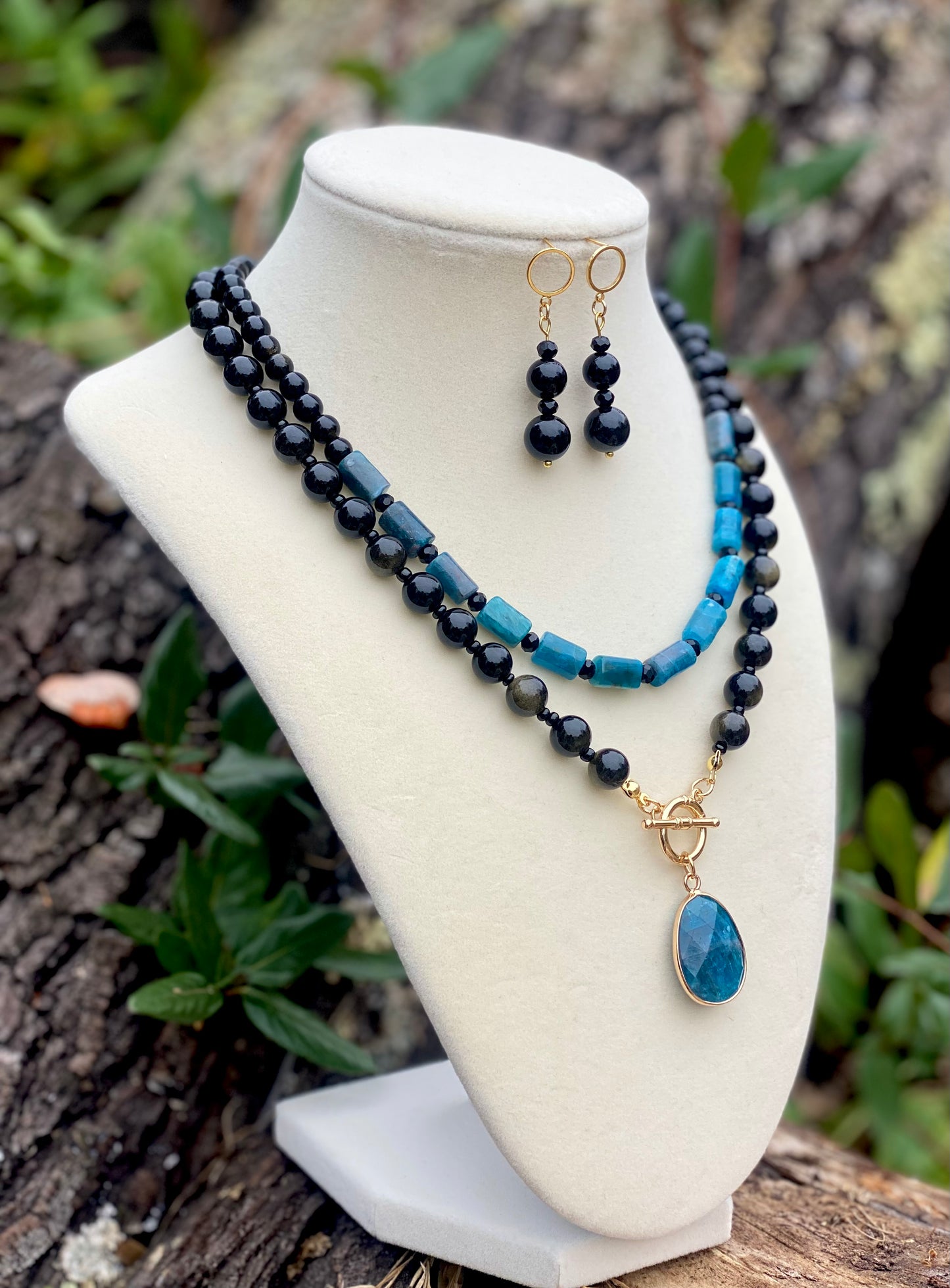 Semiprecious Onyx and Apatite Crystals with Apatite Pendant Statement Necklace Matching Earrings