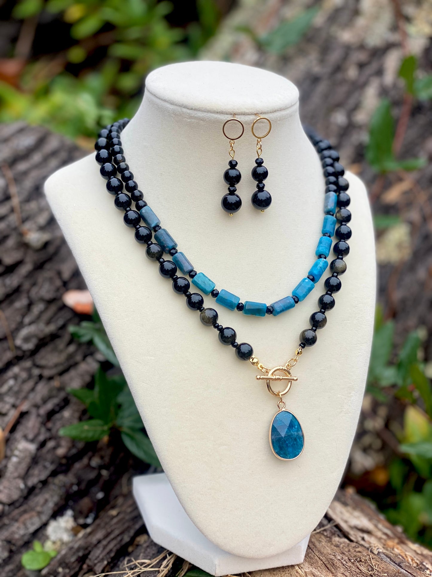 Semiprecious Onyx and Apatite Crystals with Apatite Pendant Statement Necklace Matching Earrings