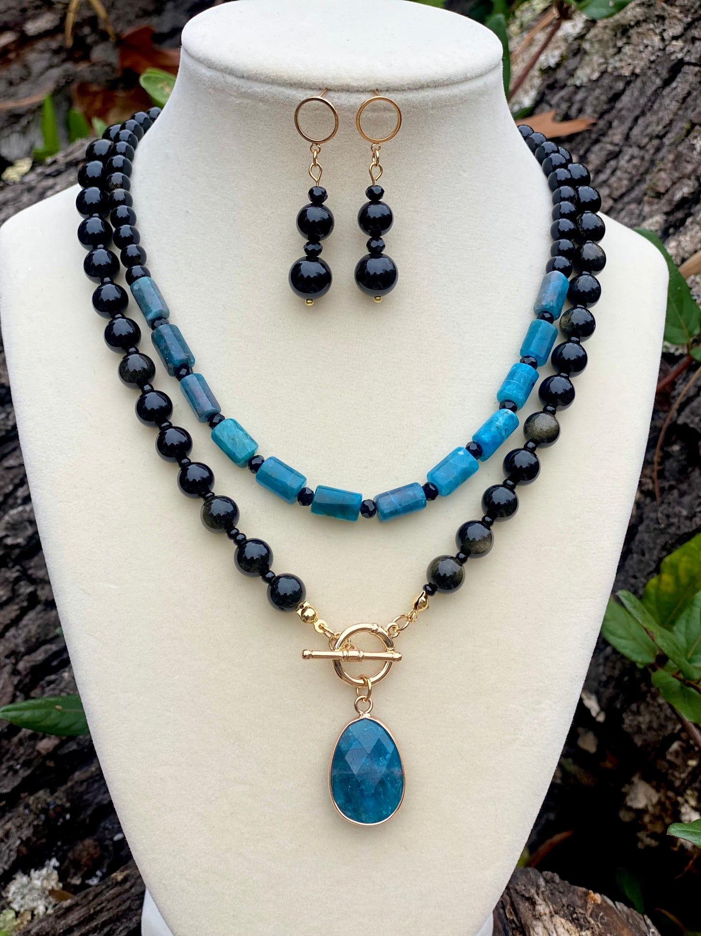 Semiprecious Onyx and Apatite Crystals with Apatite Pendant Statement Necklace Matching Earrings